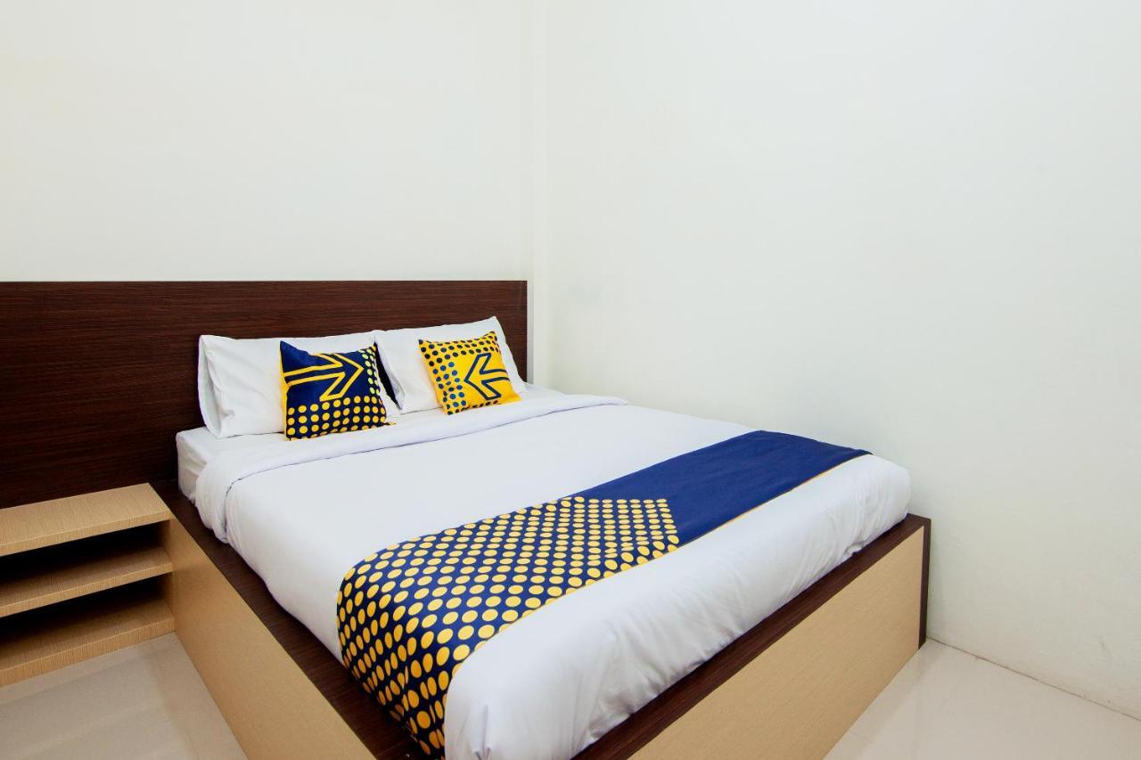 Oyo 2220 Pink'S Guest House Tarutung Exterior foto